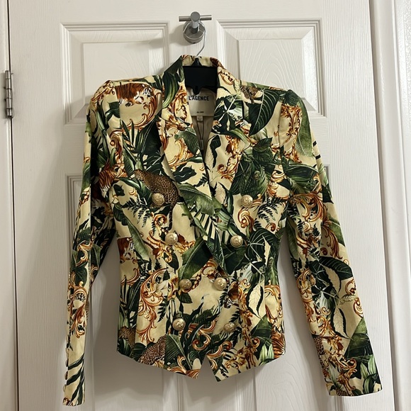 L'AGENCE Green and Cream Tropical Blazer - Picture 10 of 15